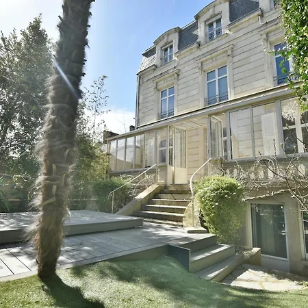Hotel Particulier Le Tremolieres Cholet Chambre photo